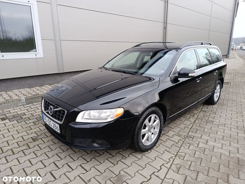 Volvo V70 2.5T Momentum - 2