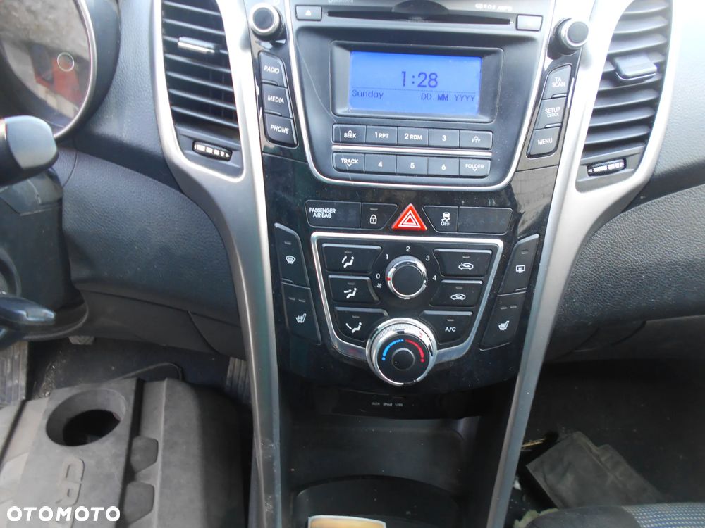 HYUNDAI I30 II LIFT HATCHBACK HATCHBACK 1.4 CRDI 2013R KOD LAKIERU U8N SILNIK SKRZYNIA BIEGOW MANUALNA 6 BIEGOWA MASKA LAMPA LUSTERKO ZDERZAK PAS PRZEDNI BLOTNIK ZAWIESZENIE CZESCI - 24