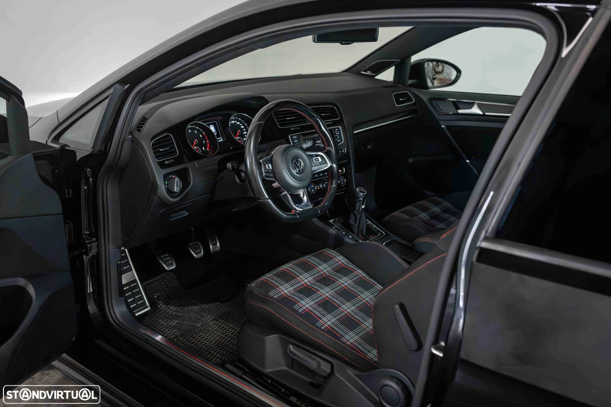 VW Golf 2.0 TSi GTi Performance - 25