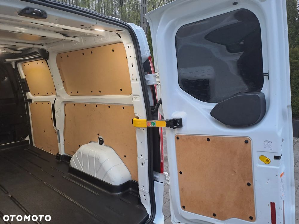 Ford Transit Custom - 13