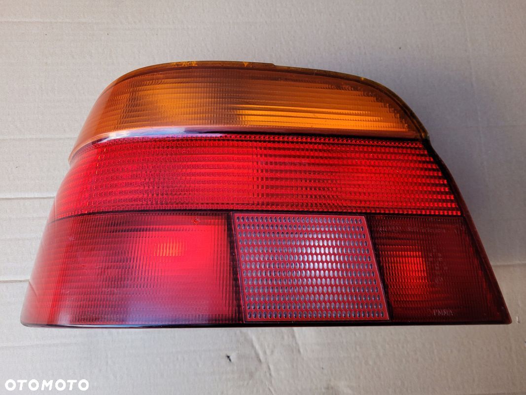 LAMPA LEWY TYL BMW E39 SEDAN 8358031 - 1