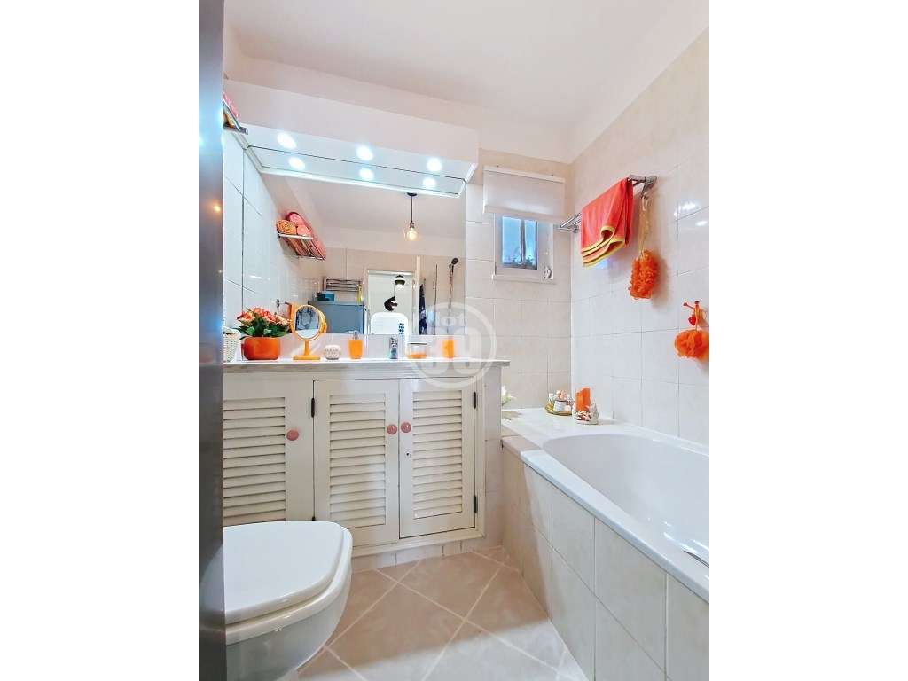 Bonito apartamento com 2 quartos em frente ao jardim e com vista golf. - Grande imagem: 3/30