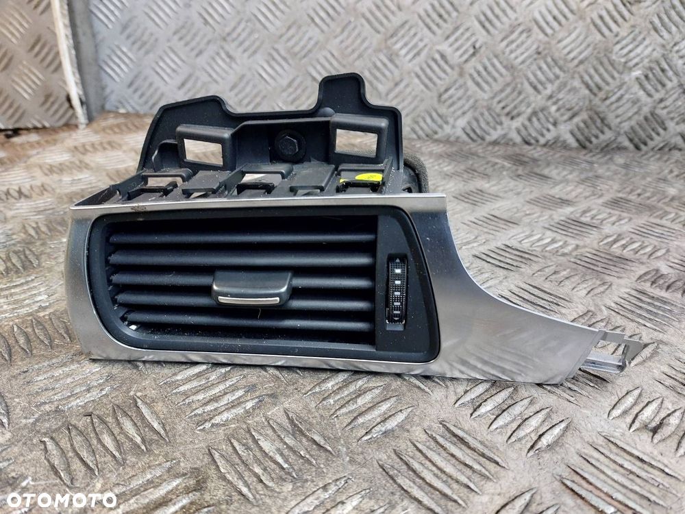 KRATKA NAWIEWU ŚRODKOWA LEWA PRAWA KANAŁ POWIETRZA AUDI A7 4G - 2