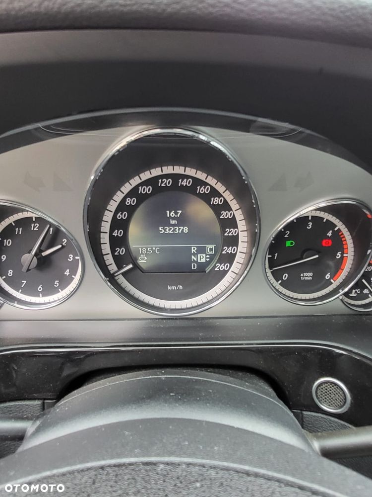 Mercedes-Benz Klasa E 350 CDI 4-Matic Avantgarde - 27