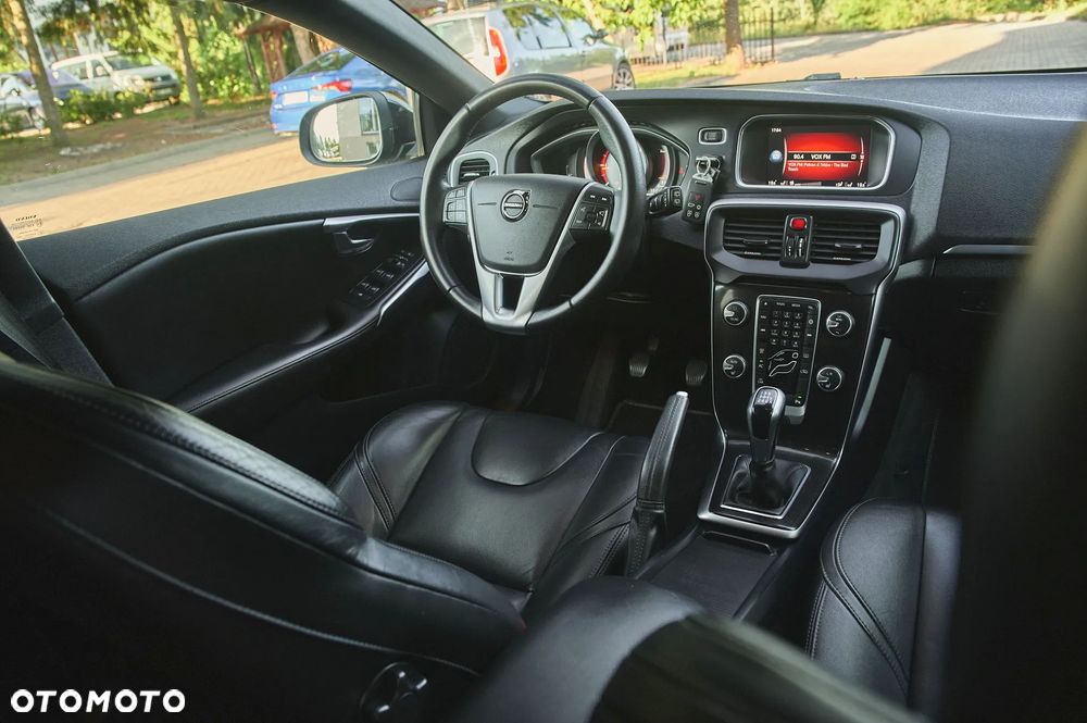 Volvo V40 D3 Summum - 30