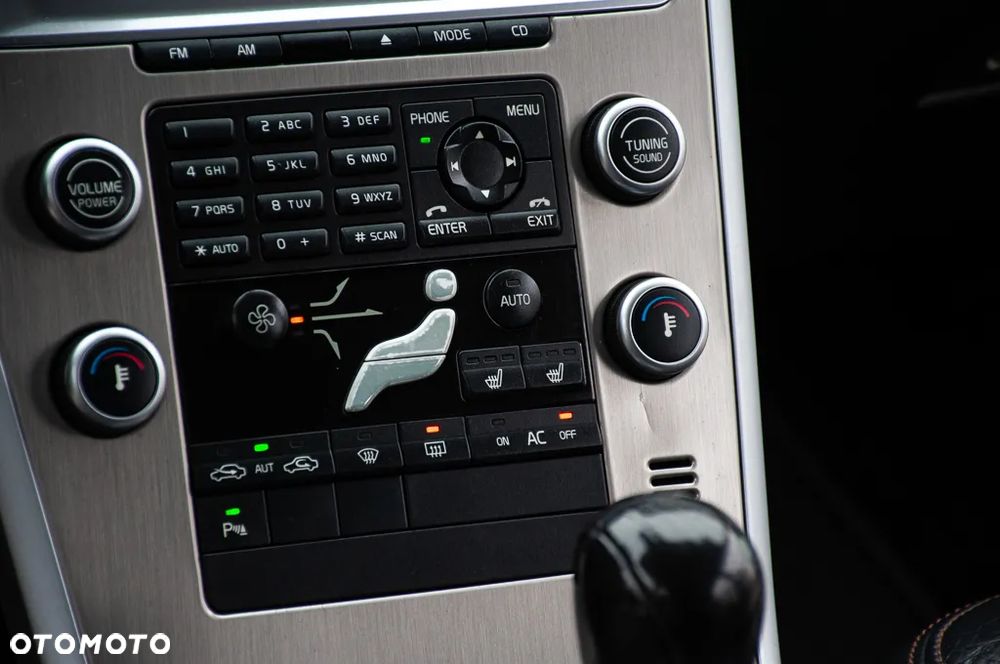 Volvo XC 60 2.4D Summum - 36