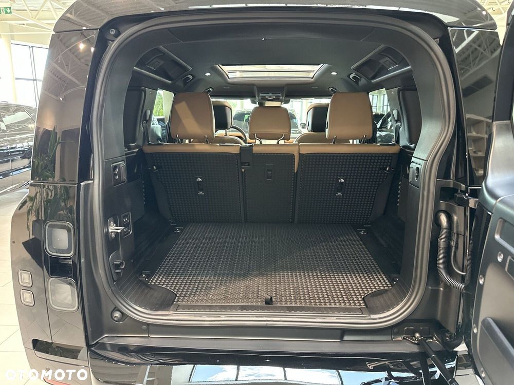Land Rover Defender - 18