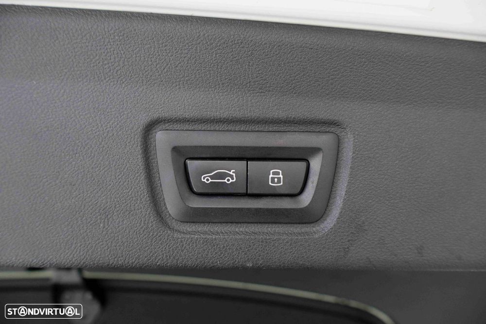 BMW i4 eDrive40 Pack Desportivo M - 11