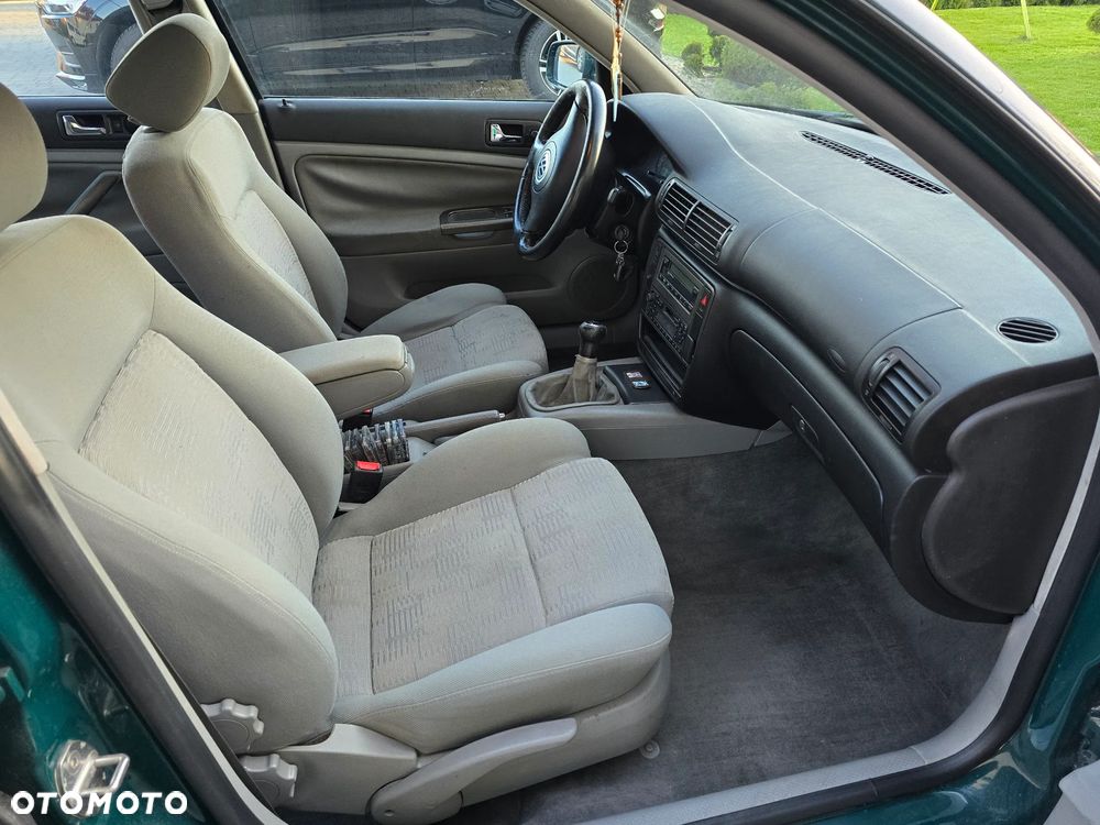 Volkswagen Passat 1.9 TDI Trendline - 16