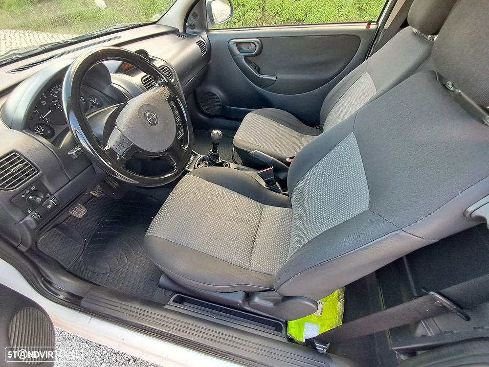 Opel CORSA C VAN - 11