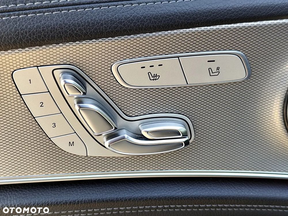 Mercedes-Benz Klasa E 220 d 4-Matic 9G-TRONIC - 15