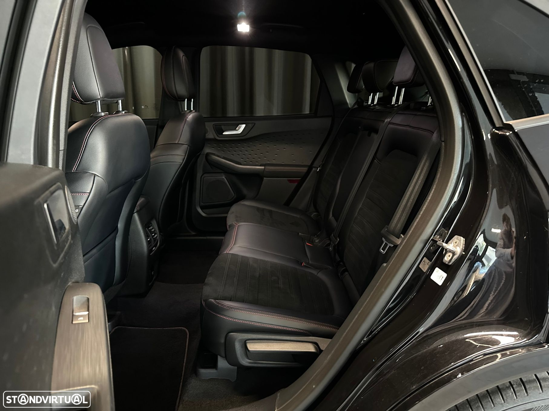 Ford Kuga 1.5 EcoBoost ST-Line X - 9