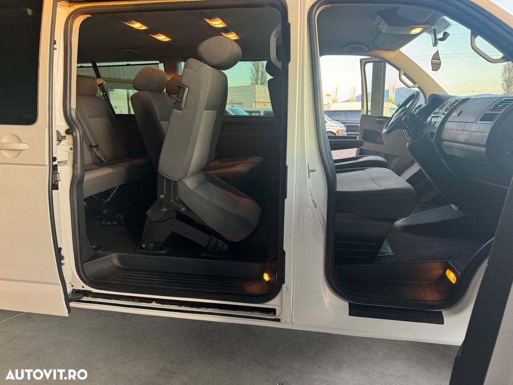 Volkswagen Caravelle - 7