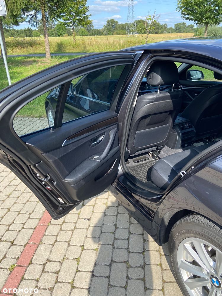 BMW Seria 5 528i Luxury Line - 8