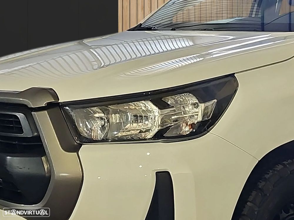 Toyota Hilux 2.4 D-4D 4WD CD CH - 5
