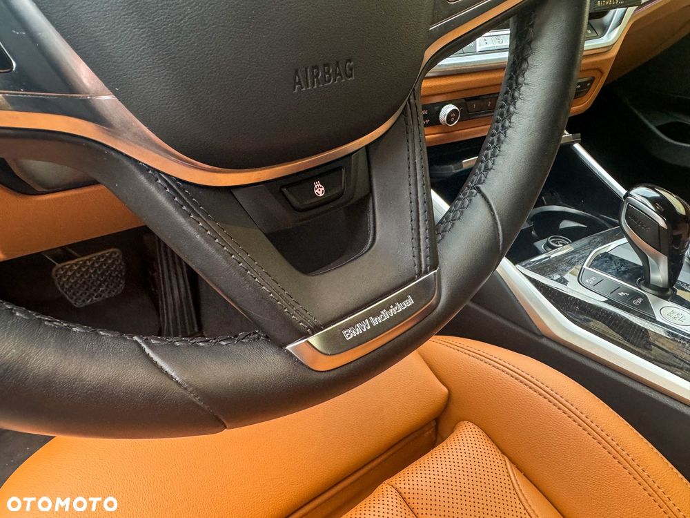 BMW Seria 3 330i xDrive Luxury Line - 9