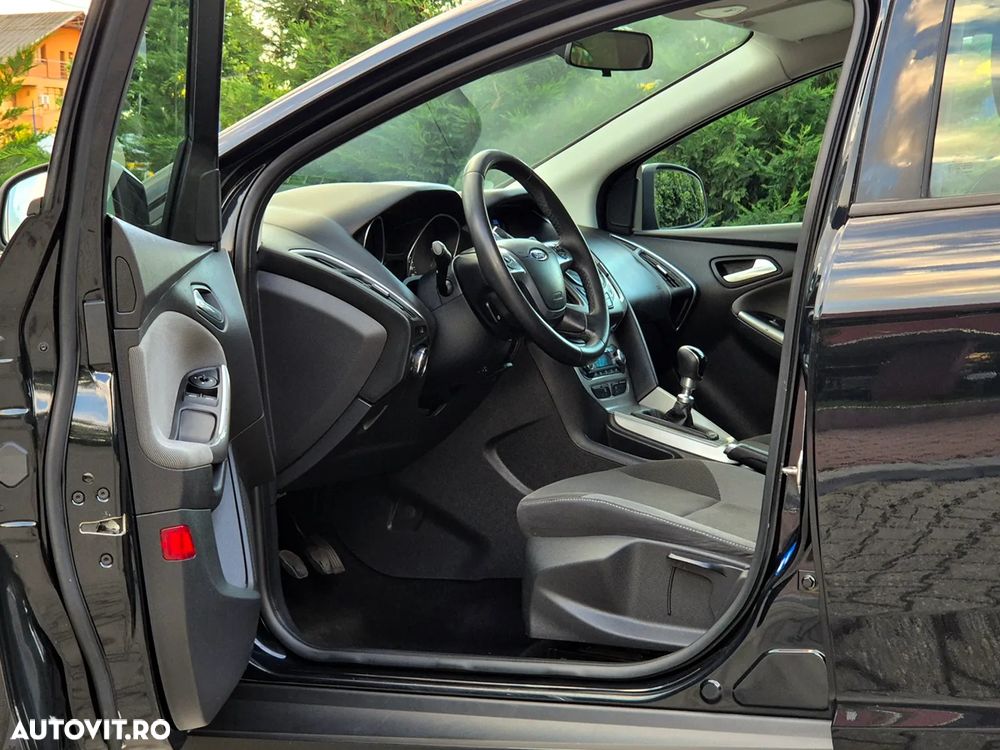 Ford Focus - 8