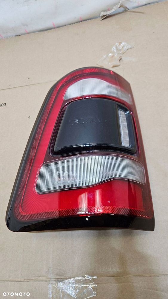 lampa lewa tył tylna dodge ram v limited 68262533af - 1