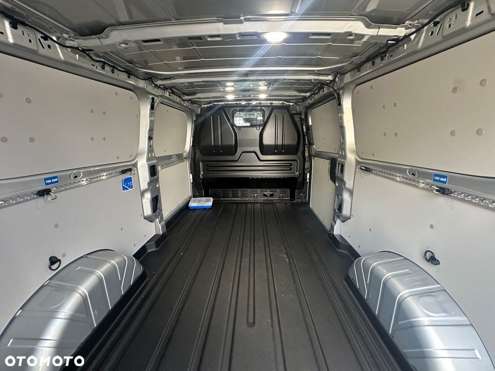 Volkswagen Transporter Transporter Furgon silnik: 2,0 l TDI 150 KM / skrzynia biegów: 8-biegowa automatyczna rozstaw osi: 3500 mm - 24