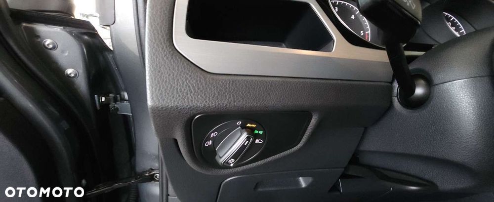 Volkswagen Touran - 30