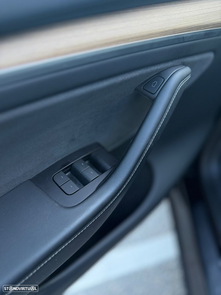 Tesla Model Y Performance Tração Integral - 11