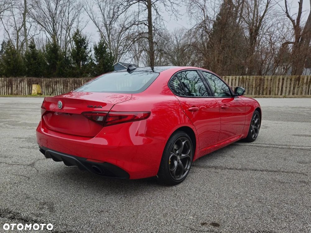 Alfa Romeo Giulia 2.0 Turbo 16V AT8-Q4 Ti - 12