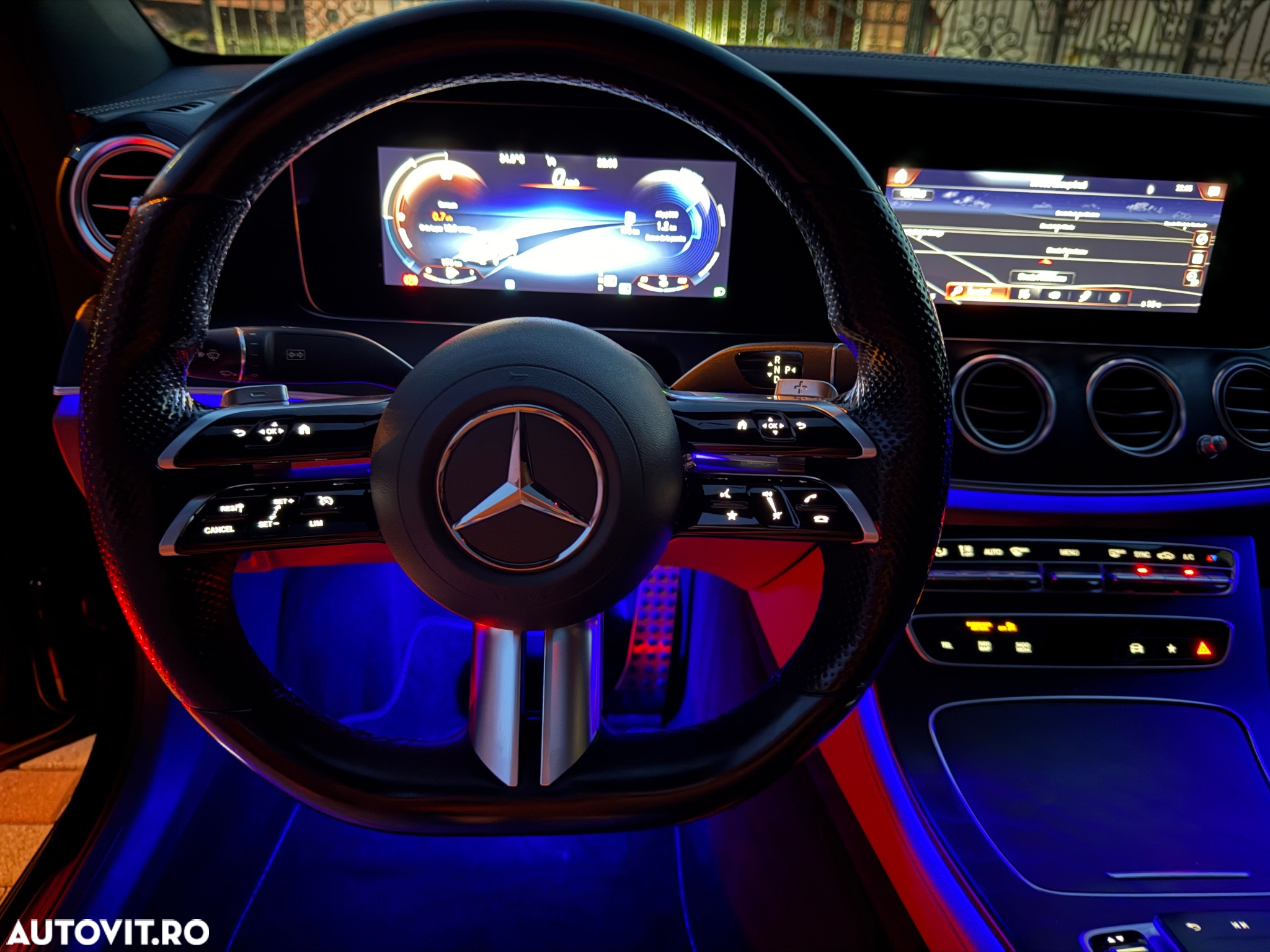 Mercedes-Benz E 220 d Aut. - 35