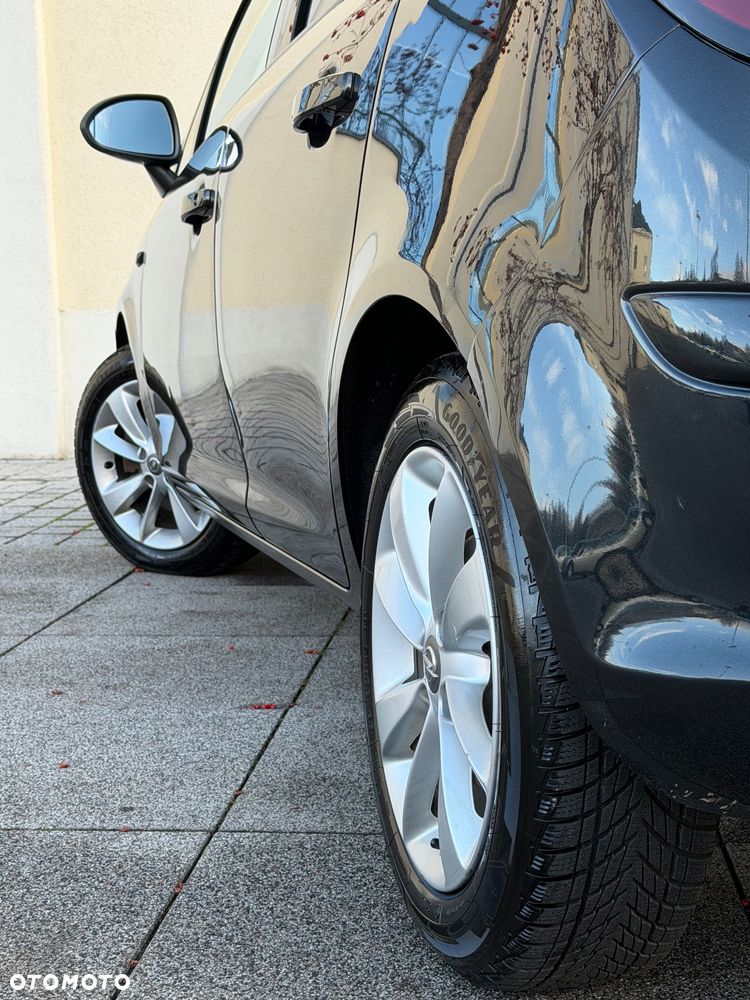 Opel Corsa 1.2 16V Cosmo - 35