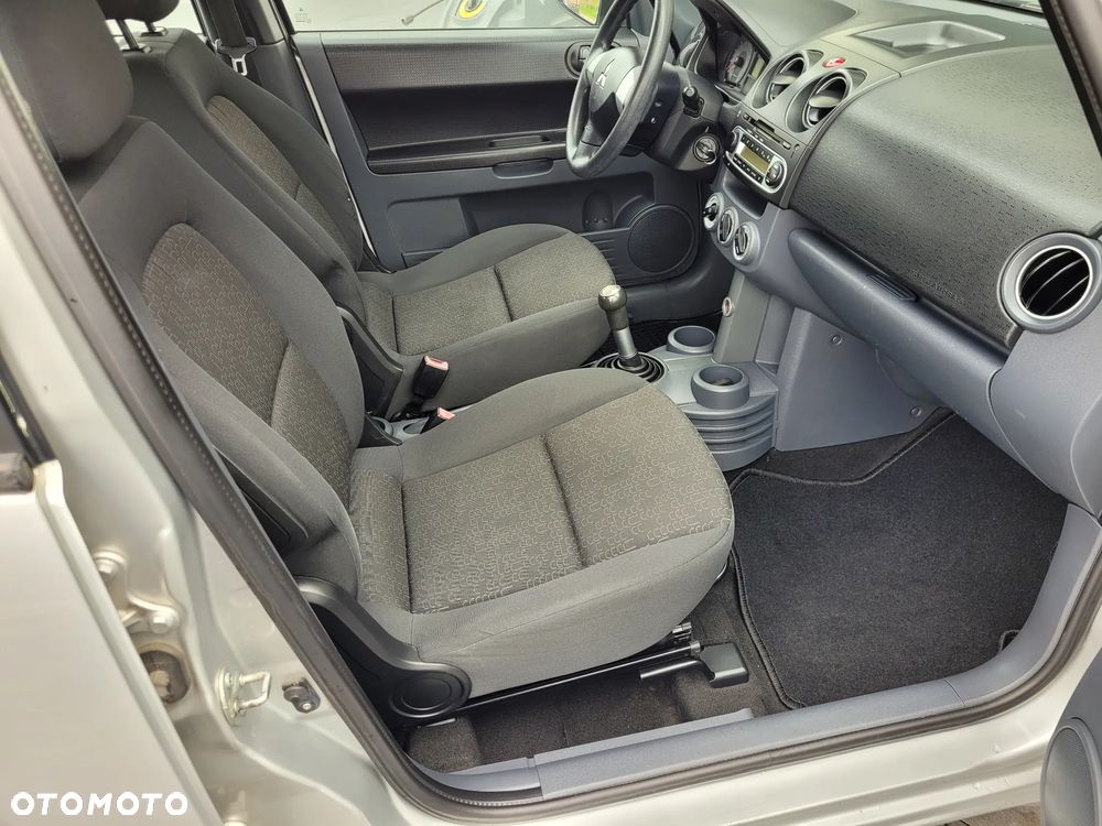 Mitsubishi Colt - 11