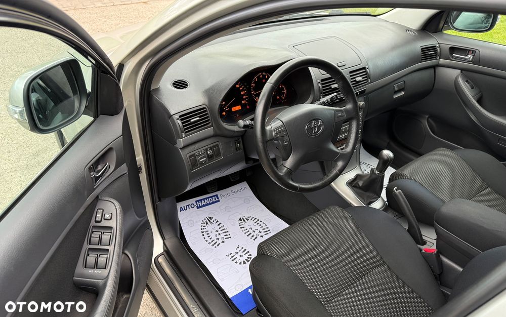 Toyota Avensis 1.8 VVT-i Combi Sol - 16