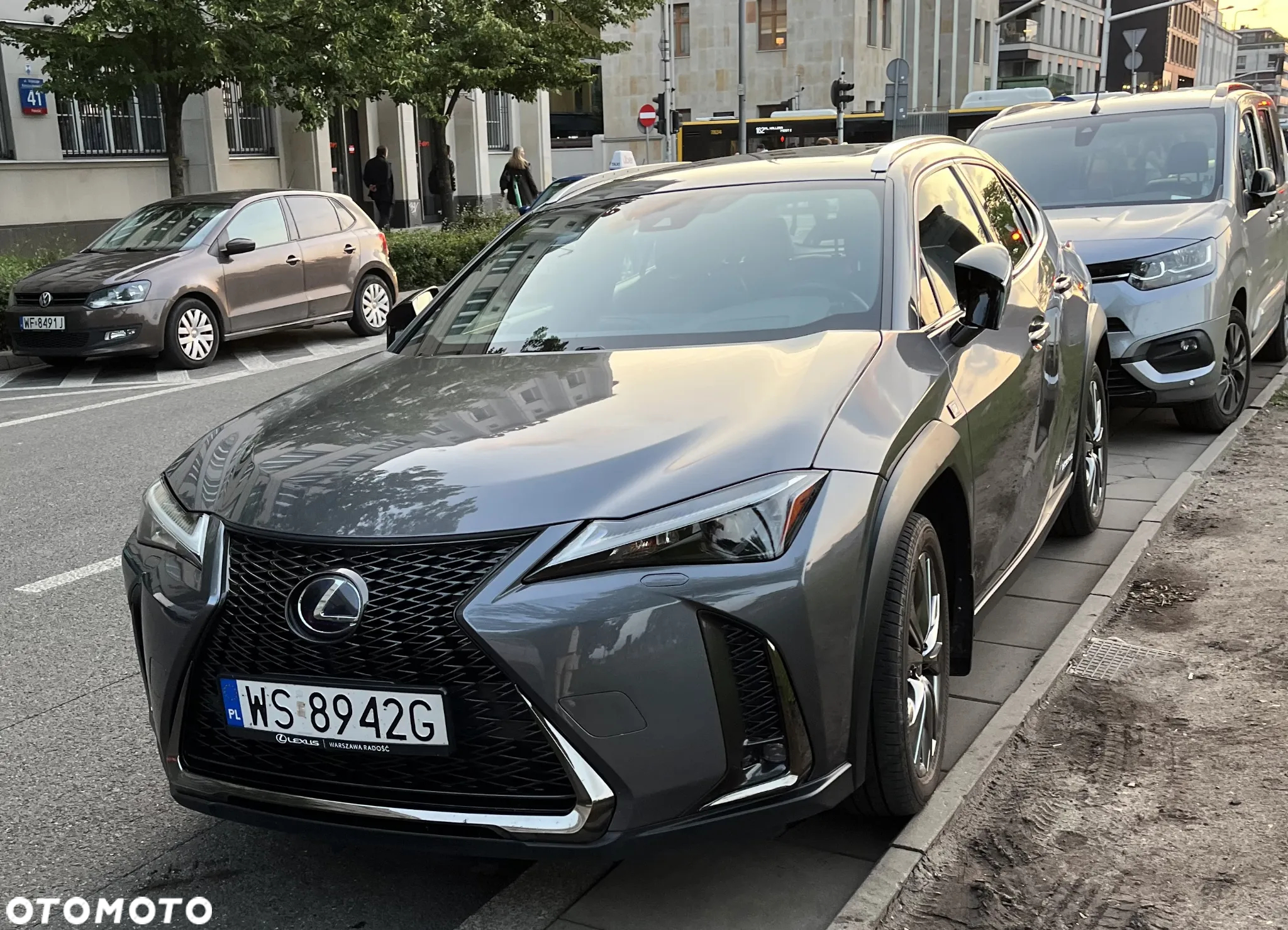 Lexus UX 250h GPF F Sport Edition AWD - 4