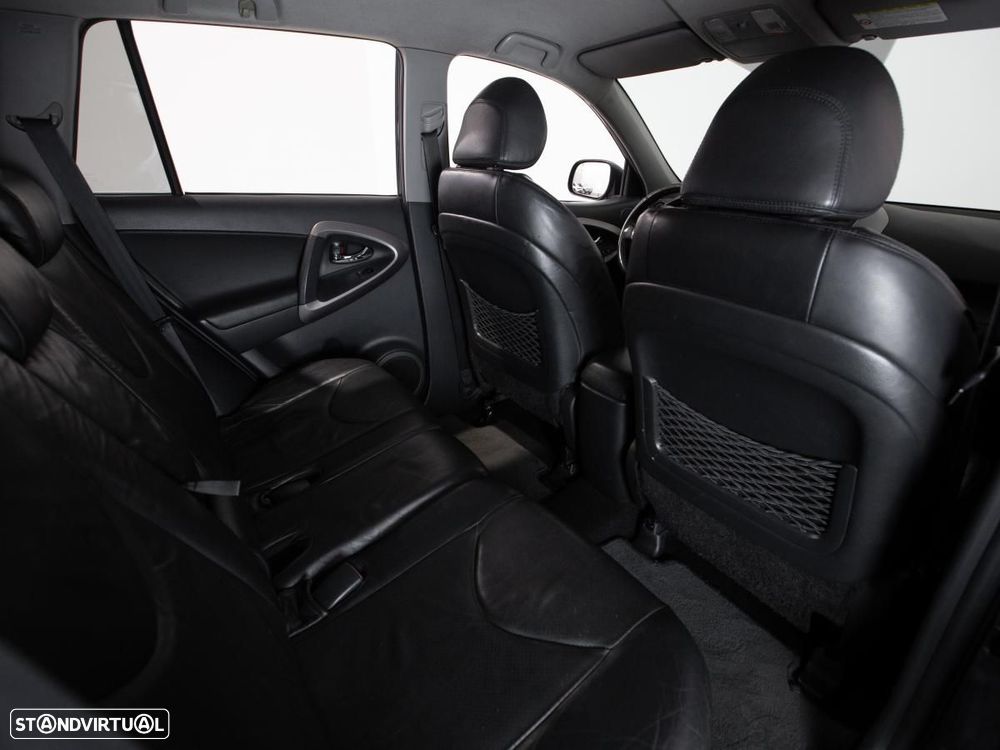 Toyota RAV4 - 10