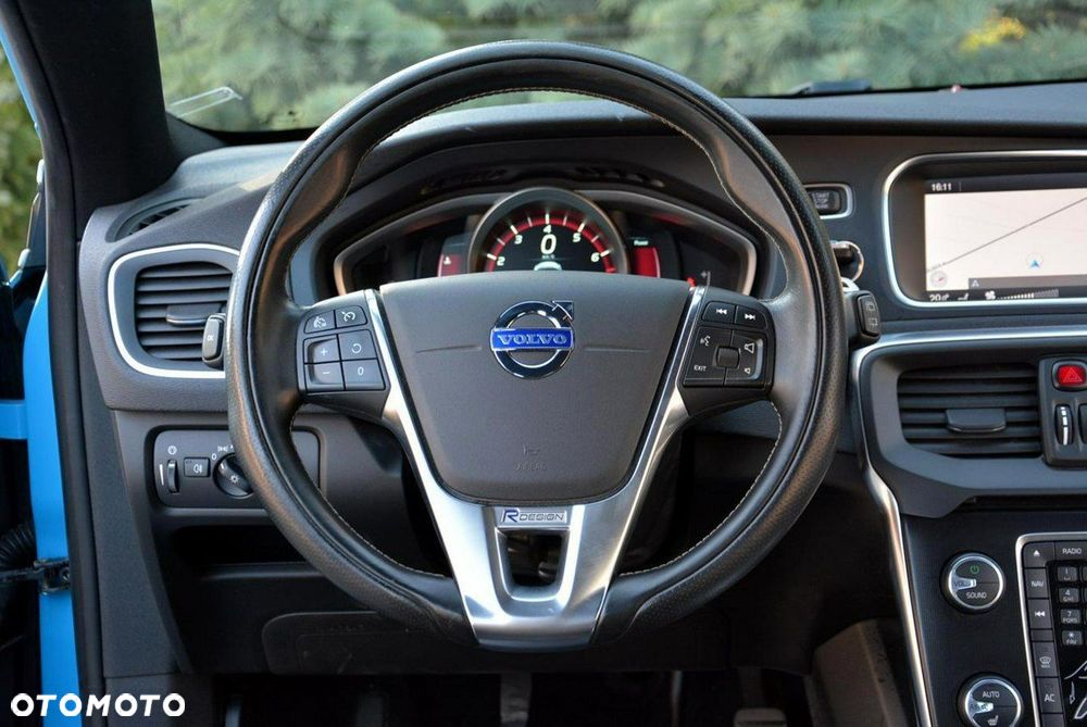 Volvo V40 T3 R-Design Momentum - 25