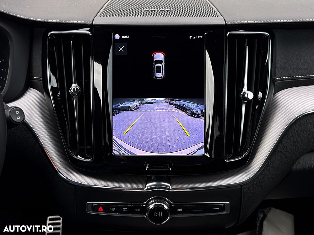 Volvo XC 60 B4 D AWD Plus Dark - 29