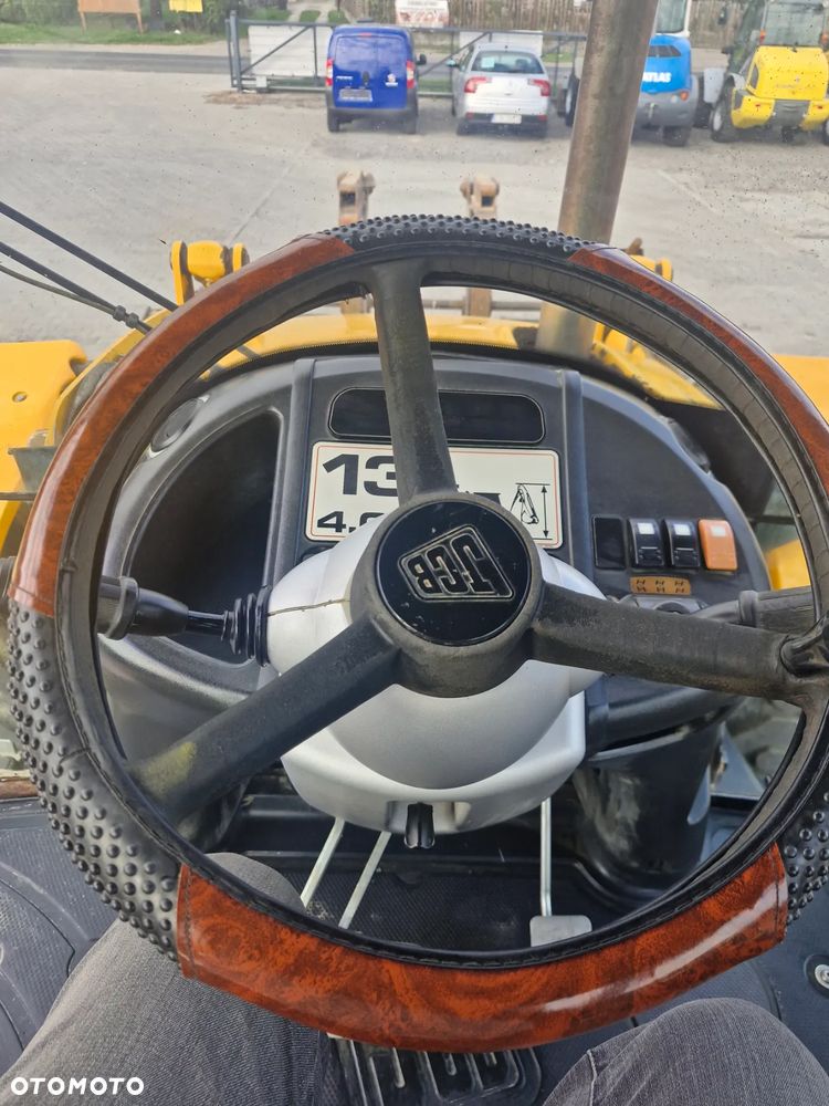 JCB 4cx - 9