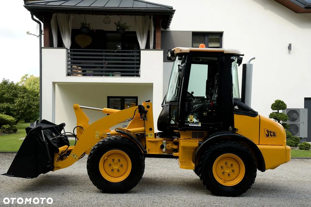 JCB Ładowarka JCB407 * GOTOWA DO PRACY! * SUPER STAN! - 9