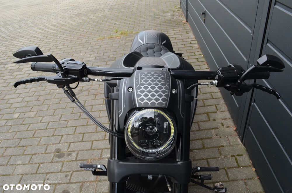 Harley-Davidson V-Rod Night Rod - 13