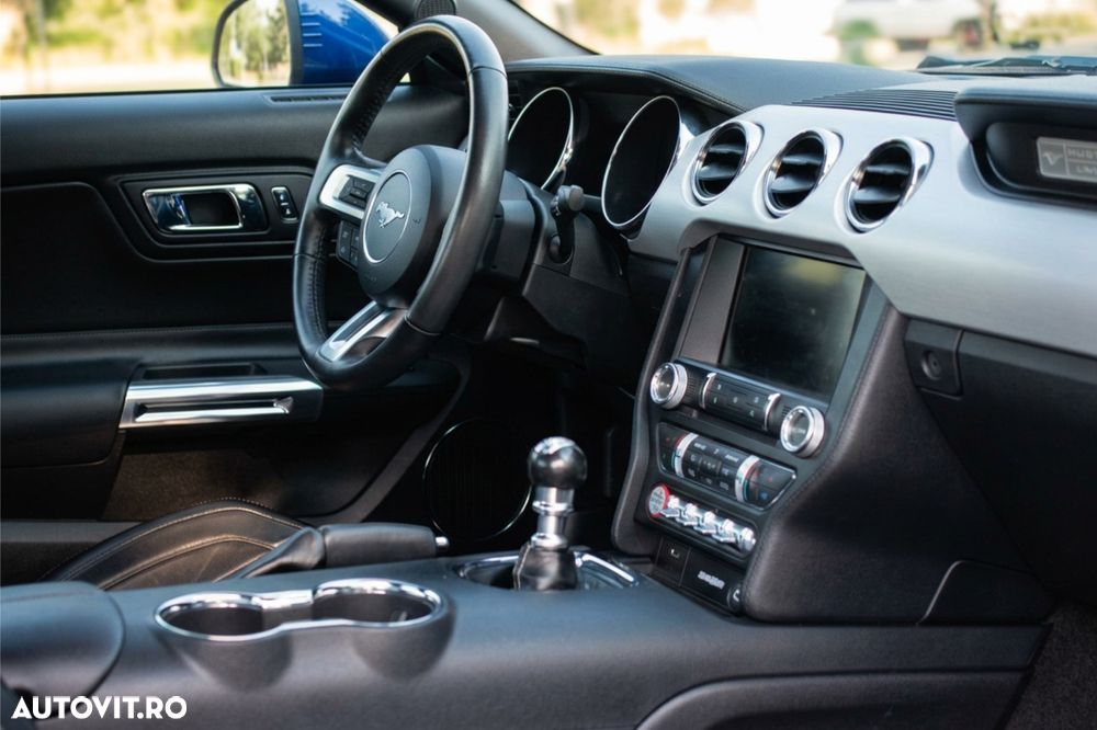 Ford Mustang - 7