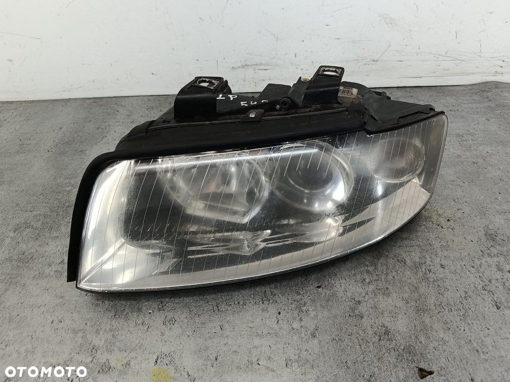 LAMPA PRZÓD LEWA AUDI A4 B6 8E0941003F VALEO - 1