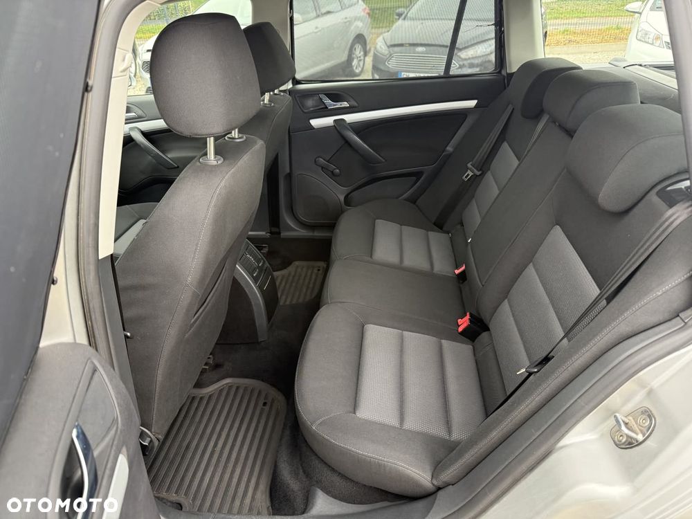 Skoda Octavia 1.6 Combi Ambiente - 18
