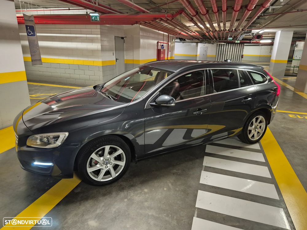 Volvo V60 1.6 D2 Momentum Eco - 3