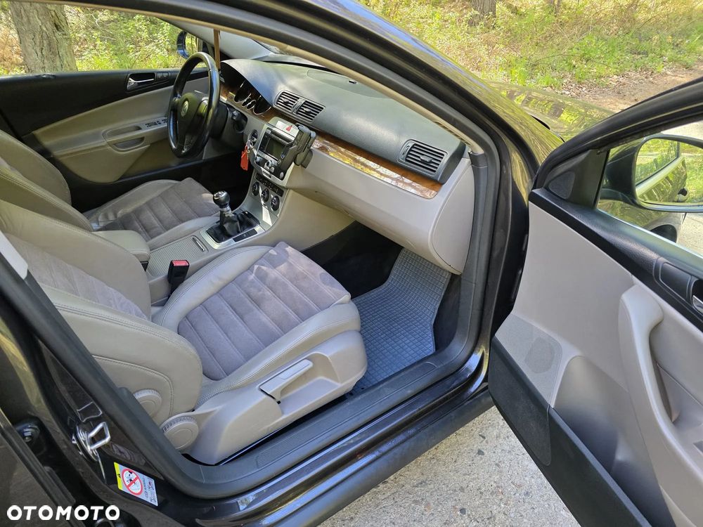 Volkswagen Passat 2.0 TDI 4Mot Highline - 11