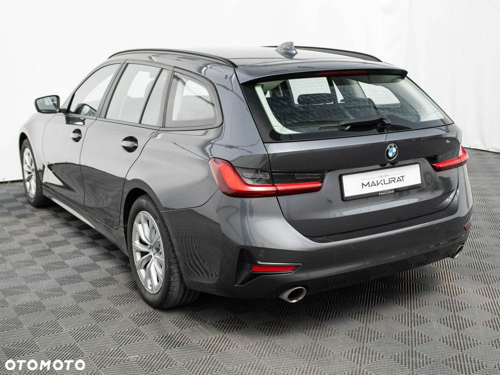 BMW Seria 3 318i - 5