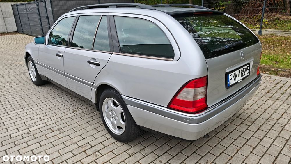 Mercedes-Benz Klasa C 180 T Elegance - 10
