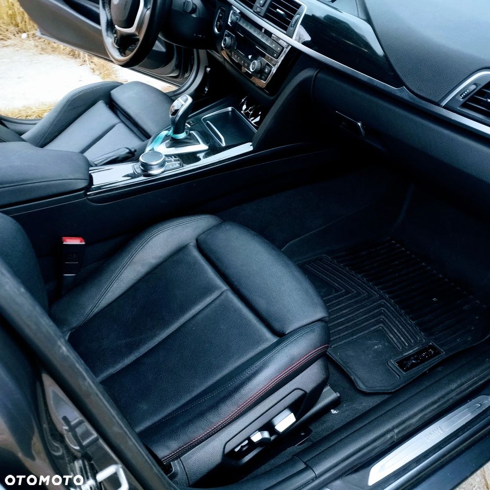 BMW Seria 3 330i GPF xDrive - 11