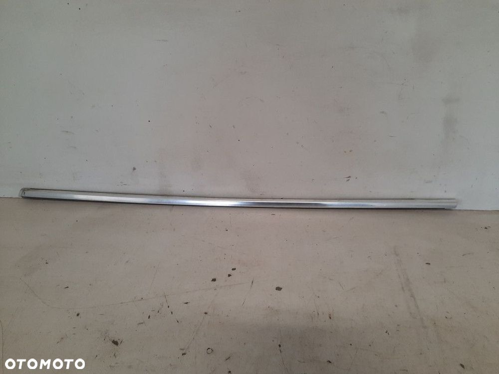 BMW520i E39 95-00 SEDAN LISTWA ZGARNIAJĄCADRZWI PRZÓD PRAWA CHROM 8185816 - 1
