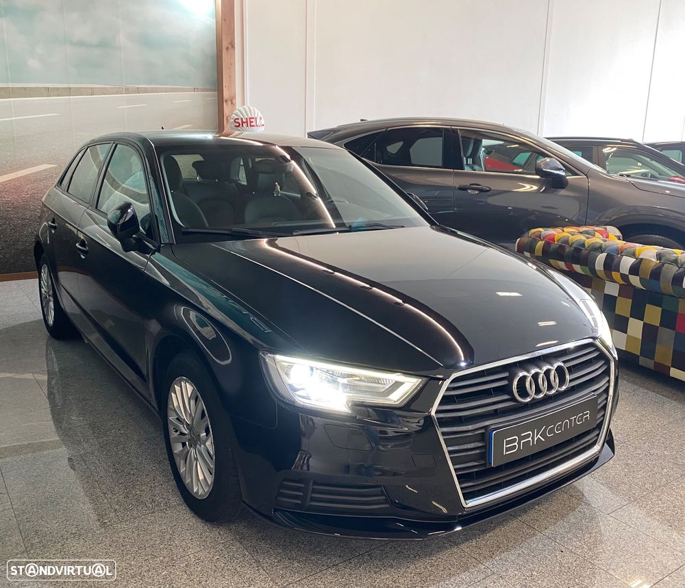 Audi A3 Sportback 1.6 TDI ultra Attraction - 2