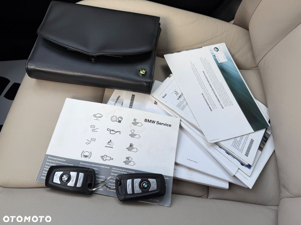 BMW Seria 5 528i xDrive Sport-Aut Luxury Line - 39