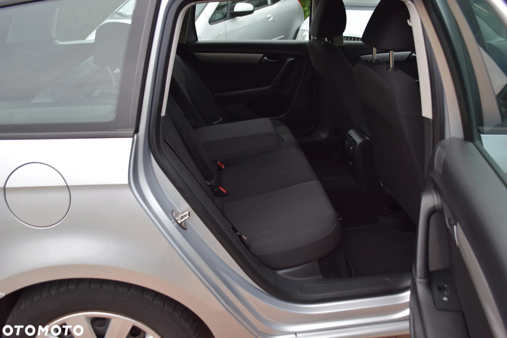 Volkswagen Passat Variant 2.0 Blue TDI SCR Comfortline - 17