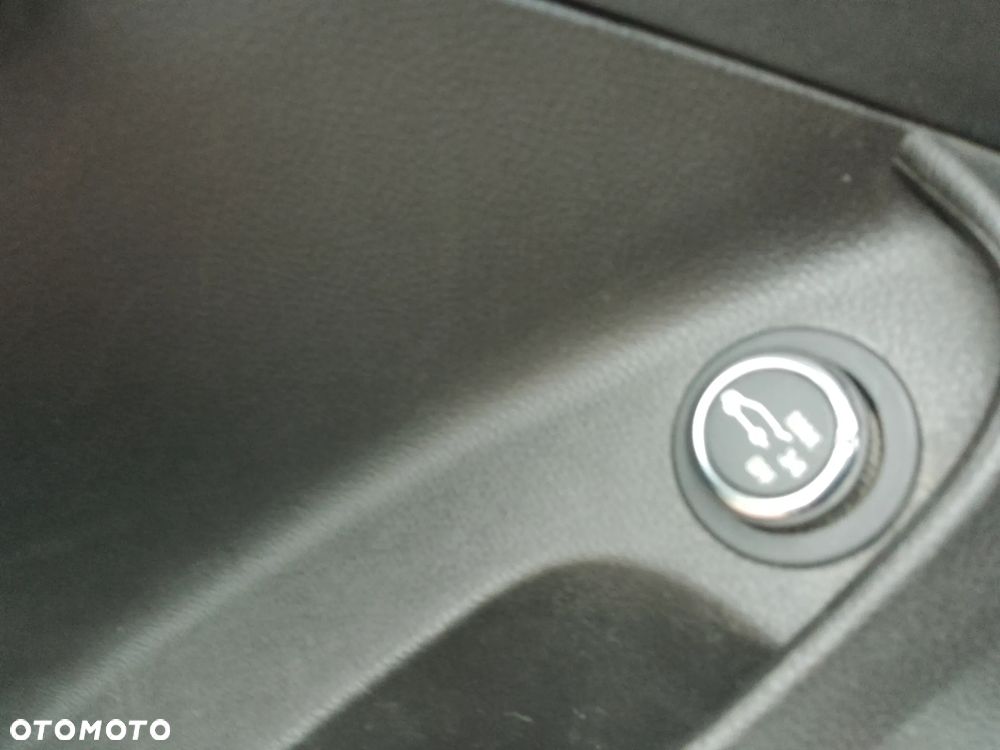 Opel Insignia 2.0 CDTI Cosmo S&S - 25